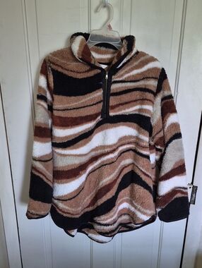 Terra & Sky Swirl-Pattern Sherpa Pullover in Brown, Cream, Black